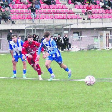 «Arroganz gefällt mir nicht» - Überheblich: Muris Ernes Paden (rechts) will den Penalty mit einem Chip versenken. Er scheitert. Bild: pf