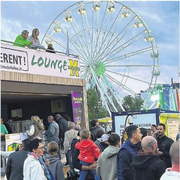 «Erwartungen übertroffen» - Das Riesenrad war vom ganzen Festgelände aus sichtbar.