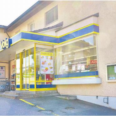 Postangebote künftig im Volg - Ab Juli übernimmt der Volg die wichtigsten Dienstleistungen – bis dann barrierefrei zugänglich. Bilder: Thomas Stöckli