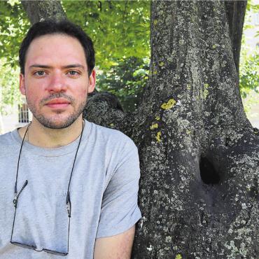 Filmen geht ewig - Der Murianer Leon Schwitter liebt das Filmemachen in Zürich und hat seinen ersten Langfilm mit seinem Kollektiv erarbeitet. Bild: vaw