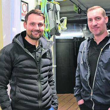 Im Teller der besten Köche - Florian Gemperle (links) und Christian Rüttimann von der Edelkrebs AG. Bild: ake