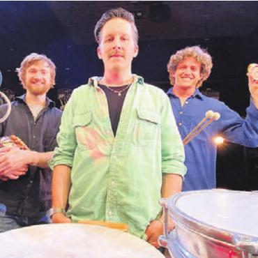 Groovige Trommelgewitter - Das Simon Popp Trio. Bild: zg