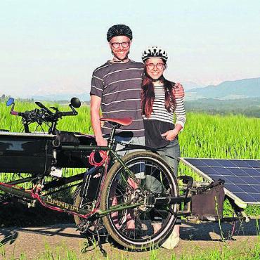 Traum von der weiten Welt - Auf dem Solarvelo aus Muri rund um Europa pedalt: Pirmin Bütler berichtete von seiner Reise mit seiner damaligen Lebenspartnerin. Bild: Thomas Stöckli