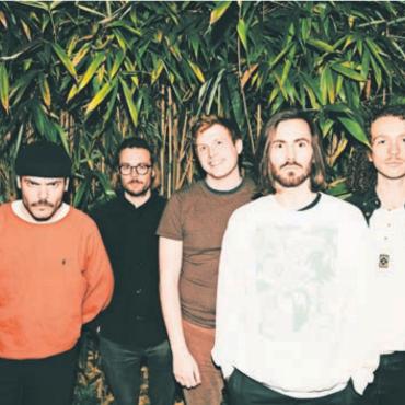 Alte Zeiten aufleben lassen - Die Westschweizer Band «Fomies» verwebt harte Garageriffs mit treibenden Rhythmen zu einem tranceartigen Klangteppich.