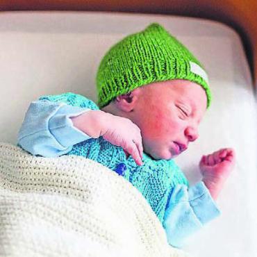 Das erste Baby heisst Adrian - Adrian ist am 1. Januar, 3.16 Uhr, geboren – als erstes Baby 2025 am Spital Muri. Bild: zg