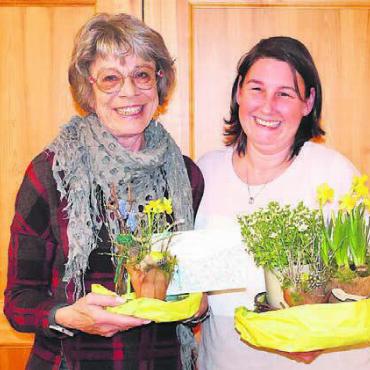 Der Wechsel steht bevor - Sylvia Zeidler, zurücktretende Buchhalterin (links), und Mirjam Staub, neu gewähltes Vorstandsmitglied. Bild: zg