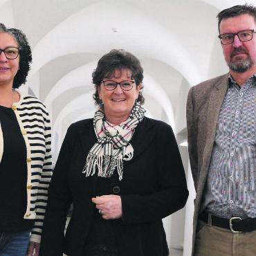 Anderes wird ihnen wichtiger - Nach 4, 16 und 8 Jahren im Gemeinderat ist Schluss: Carolynn Handschin (Die Mitte), Milly Stöckli (SVP) und Beat Küng (Grüne), von links. Bild: Annemarie Keusch