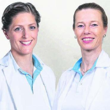 Einsatz für Brustgesundheit - Tatjana Thum, Leitende Ärztin Gynäkologie und Geburtshilfe, Brustzentrum Aargau, Standort Spital Muri (links), und Kirsten Stähler, Chefärztin Gynäkologie und Geburtshilfe, Spital Muri. Bild: zg
