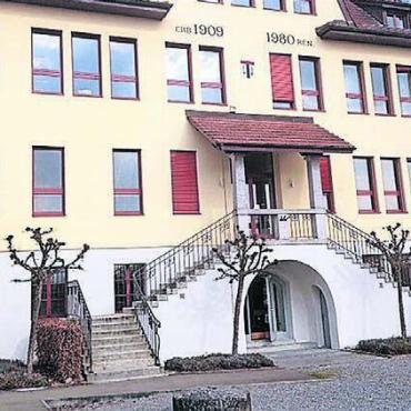 Über Bücher gesprochen - Der Anlass des Seniorenrates fand in der Bibliothek statt. Bild: zg