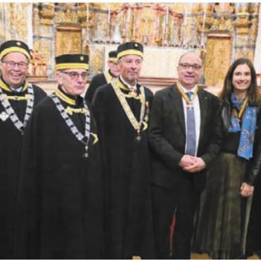 Weinkultur pflegen und fördern - An der «Fête consulaire» im Kloster Muri nahmen mit Markus Dieth und Maja Riniker auch hohe Gäste aus der Politik teil. Bild: zg