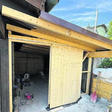 Mehr Platz und feine Pizzen - Der Rohbau ist fertig, das Materiallager hat bald viel mehr Platz.