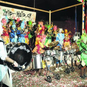 Umzüge und Jubiläen - Heute Abend gibt die Heid-Heid in Villmergen den Startschuss in die Fasnacht. Die Gesellschaft feiert dieses Jahr den 60. Geburtstag und präsentierte sich letztes Jahr als die vier Elemente. Bilder: Archiv