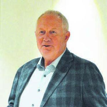 Meilenstein erreicht - Verwaltungsratspräsident Dieter Greber spricht am Abschlussfest über Erfolge.