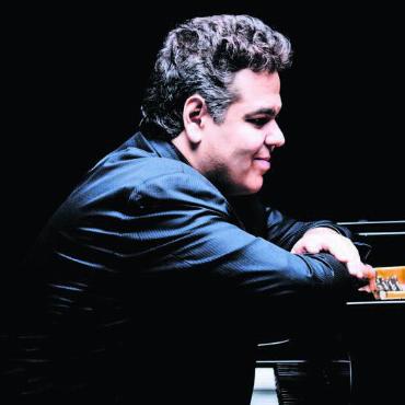 Phänomenale Technik trifft auf Leidenschaft - Der russische Pianist Arcadi Volodos ist der nächste Gast bei «Musik im Festsaal». Bild: zg