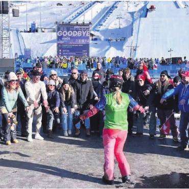 Krank, Drama und viel Support - Snowboarderin Sina Siegenthaler feiert mit ihren Fans – dabei sind einige aus dem Freiamt dabei. Bild: spr