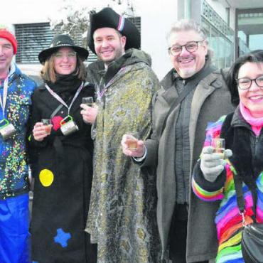 Mit Fasnacht infiziert - Die Bannerzunft aus Hämikon-Müswangen genoss sichtlich den Ausflug in den Aargau.