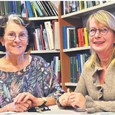 Von internationaler Bedeutung - Rosmarie Groux (links) und Karin Koch Wick, neue Präsidentin der Stiftung Reusstal. Bild: tst