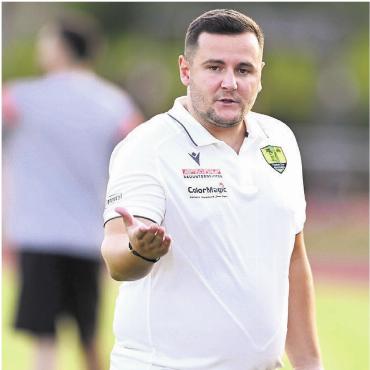 Den Cupsieg im Visier - Erfolgreicher Trainerneuling: Shani Tarashaj schlägt sich gut mit dem FC Mutschellen – und will den Aargauer Cup gewinnen. Bild: Archiv/awa