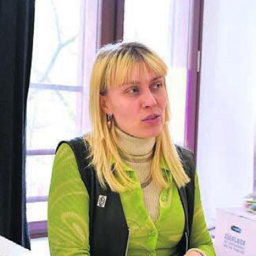 Ein Kunstexport - Victoria Holdt packt für NY. Bild: vaw