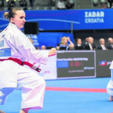 Das nächste Turnier wartet - Anina Suter (Mitte) und ihre Teamkolleginnen an der Europameisterschaft in Kroatien. Das Trio steht vor seiner zweiten WM-Teilnahme. Bild: Kjetil Waber