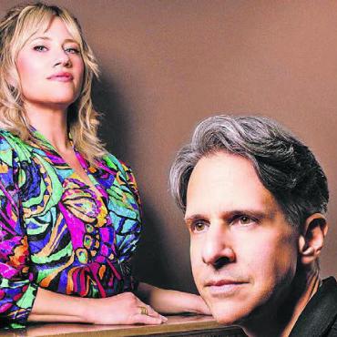 Energiegeladen und intim - Lucy Woodward und Henry Hey sind die nächsten Gäste bei «Musig im Pflegidach». Bild: zg