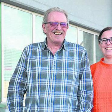 Die Vorfreude ist riesig - Die gute Stimmung ist spür- und sichtbar: Ruedi Seiler und Ramona Kuhn. Bild: ake