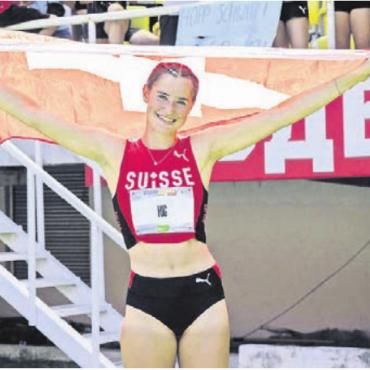 Endspurt - Freiämter Sportler des Jahres - NORINA HUG (17)
LUNKHOFEN / LA MUTSCHELLEN
LEICHTATHLETIK
Das Jahr für die Siebenkämpferin Norina Hug ist wie ein Steigerungslauf. Zuerst sichert sie sich die Limite im Siebenkampf für das «European Youth Olympic Festival» (EYOF). Dann holt das Mega-Talent an der Schweizer Meisterschaft den U18-Titel mit 5689 Punkten, das ist Weltspitze in jener Altersklasse. Am EYOF – ihrem ersten internationalen Anlass – folgt die Krönung mit dem Gewinn der Silbermedaille.