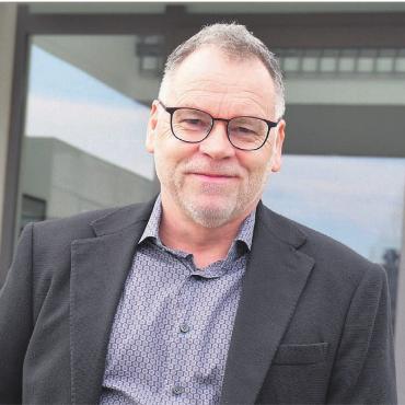 Mit neuem Team gut gestartet - Dem neuen Gemeindeammann Jörg Haslimeier ist die Nähe zur Verwaltung und zur Bevölkerung wichtig. Das betont er im Gespräch und schliesst dabei auch die Gemeinderäte mit ein. Bild: Verena Anna Wigger