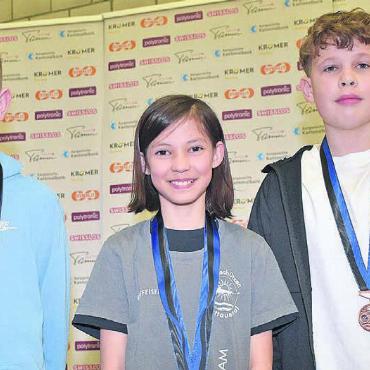 12-Jähriger holt einzige Medaille - Der grösste Murianer Erfolg an den Aargauer Meisterschaften: Michael Pfannenstiel (rechts) holte Bronze auf Stufe 1 Bild: zg