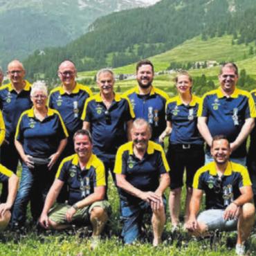 Die guten Resultate gefeiert - Die erfolgreichen Schützinnen und Schützen der Feldschützengesellschaft Beinwil beim Festzentrum Bild: zg