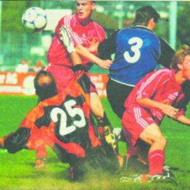 Freiämter Sportbild gewinnt Award - Mit diesem Bild von einem Spiel zwischen Bremgarten und Sarmenstorf gewinnt Daniela Zumbrunnen den Schweizer Pressefoto-Award. Bild: Archiv