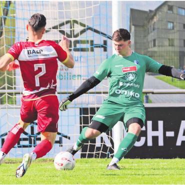 Ein letzter Tanz vor der Pause - Joel Bonorand wird im letzten Spiel der Vorrunde voraussichtlich im Tor stehen. Nico Ammann ist gesperrt. Bild: Archiv/spr
