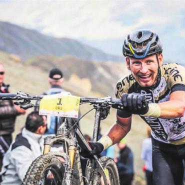 Das Ende der Maschine - Urs Huber wird gefragt, welches das speziellste Bild seiner Karriere ist. Er wählt ein Foto des Grand Raid im Wallis aus, des ältesten Mountainbike-Marathonrennens in Europa – und sagt: «Hier bin ich nach 5 Stunden und einer 15-minütigen Laufpassage auf dem Pas de Lona auf 2800 m angekommen. Da muss man immer über sich hinauswachsen können. Es war 2019, mein sechster und letzter Sieg an jenem Rennen». Bild: zg