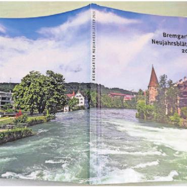 Von Chläusen und Reussträumen - Die Reuss ziert den Umschlag der diesjährigen Neujahrsblätter. Mit dem Fluss hatte man einst visionäre Pläne. Wären sie verwirklicht worden, käme das Städtli heute anders daher. Bilder: zg/huy