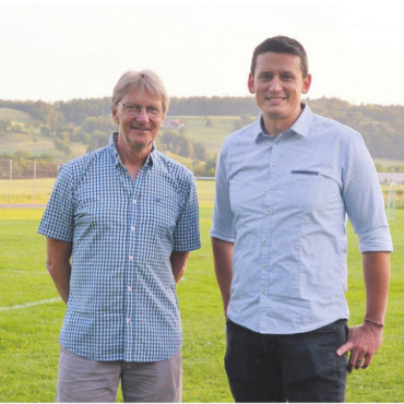 Längerer Weg zum besseren Ziel - Im Juni 2023 informierten Michael Zehn (links) und Pascal Vontobel die Bevölkerung. Nun wird es konkret. Bild: Archiv