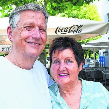 Die Open-Air-Verantwortlichen von Wohlen: Pitsch und Irene Bachmann garantieren wunderbare Filmabende unter dem Sternenhimmel – nun zum 31. Mal.
Bild: Daniel Marti