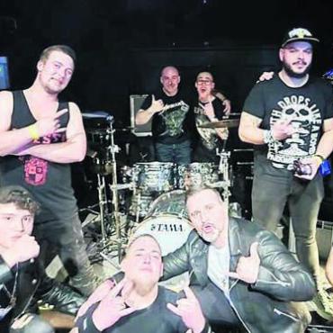 Harte Klänge bringen das «Chillout» zum Beben - Es steht ein rockiger dritter Advent bevor in Boswil. Bild: zg