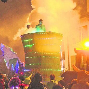 Ein riesiger Haufen mobiler Discos - Die Mösli-Clique aus Fi-Gö sagt klar: «Atomkraft – Jein Danke!» Bilder: Patrick Fischer