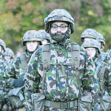 Schmutzige Briefe und der Ernst des Lebens - Unterhaltsame Einblicke in den Militäralltag: «Echte Schweizer – My Swiss Army». Bild: zg