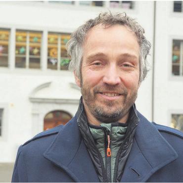 Orte für Begegnungen schaffen - Der Schulraum ist eines der grossen Themen, die auf den Gemeinderat um Hans-Peter Budmiger zukommen werden. Bild: Annemarie Keusch