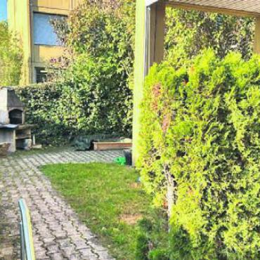 Herzenswunsch erfüllt - Der Gartensitzplatz wirkte vorher eher trostlos und wurde kaum genutzt …