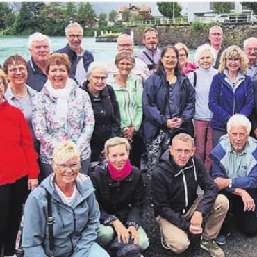 «Kruggeist» als Höhepunkt - Der Niederwiler Kirchenchor ist eine eingeschworene Gemeinschaft, welche die gemeinsame Zeit (hier auf der Vereinsreise) geniesst. Bild: zg