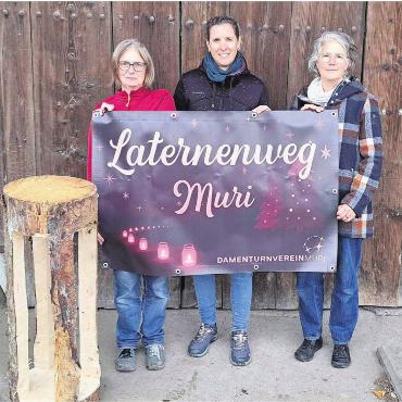 Ähnlich und doch anders - Sie bilden das OK des neuen Laternenwegs in Muri, von links: Agi Villiger, Rebecca Käppeli und Barbara Lang. Es fehlt: Helen Schriber. Bild: zg