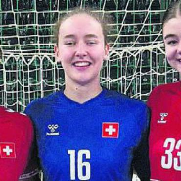 «Hoffe auf viel Euphorie» - Die drei Freiämterinnen im EM-Kader, von links: Rückraumspielerin Daphne Gautschi, Torhüterin Seraina Kuratli und Kreisläuferin Nora Snedkerud. Bild: zg