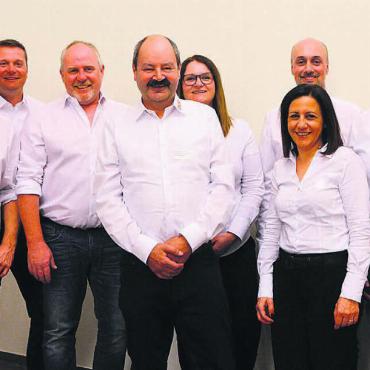2026 naht in grossen Schritten - Viele bewährte Kräfte und einige neue Gesichter. Das OK von «muri2026», von links: Beni Fischer, Marco Berger, Michael Birrer, Martin Burkart, Dominik Holderegger, Antonia Küng, Sabina Bonasso, Ramon Fischer, Patrick Rüttimann, Gregor Galliker und Ramona Henseler. Es fehlen: Luzia Keusch, Valeria Bonasso und Dani Gsell.