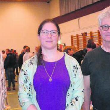 Kultur und Sport entflechten - Gemeindeammann Oliver Stöckli (links) mit Corina Baumgartner und Yves Siegrist von Langenegger Architekten.