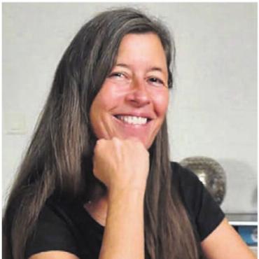 Plastikerin zu Gast - Petra Hochstrasser Bild: zg