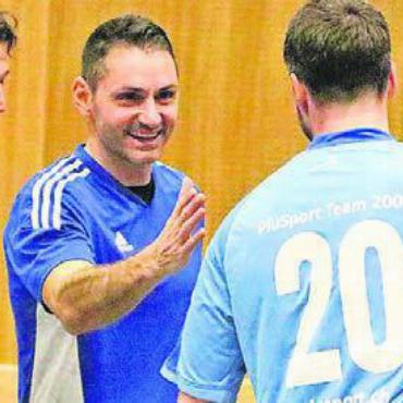 Wochenende voller Fussball - Chef der FCW-Legenden: Ex-Profi Sergio Colacino. Bild: spr