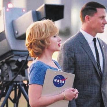 Endlich wieder Filmvergnügen - «Fly me to the Moon»: Die Marketingexpertin (Scarlett Johansson) und der NASA-Chef-Ingenieur (Channing Tatum) haben bei der Vermarktung der Apollo-11-Crew das Heu absolut nicht auf derselben Bühne. Bild: zg