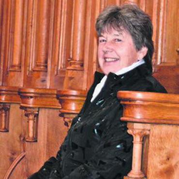 Wie die Mutter und die Tochter - Rita Meier in der Kirche Boswil. Bild: ake